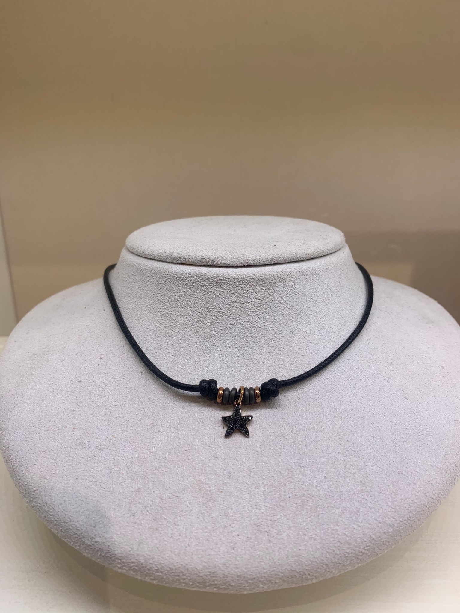 (image for) Collana Caucciù