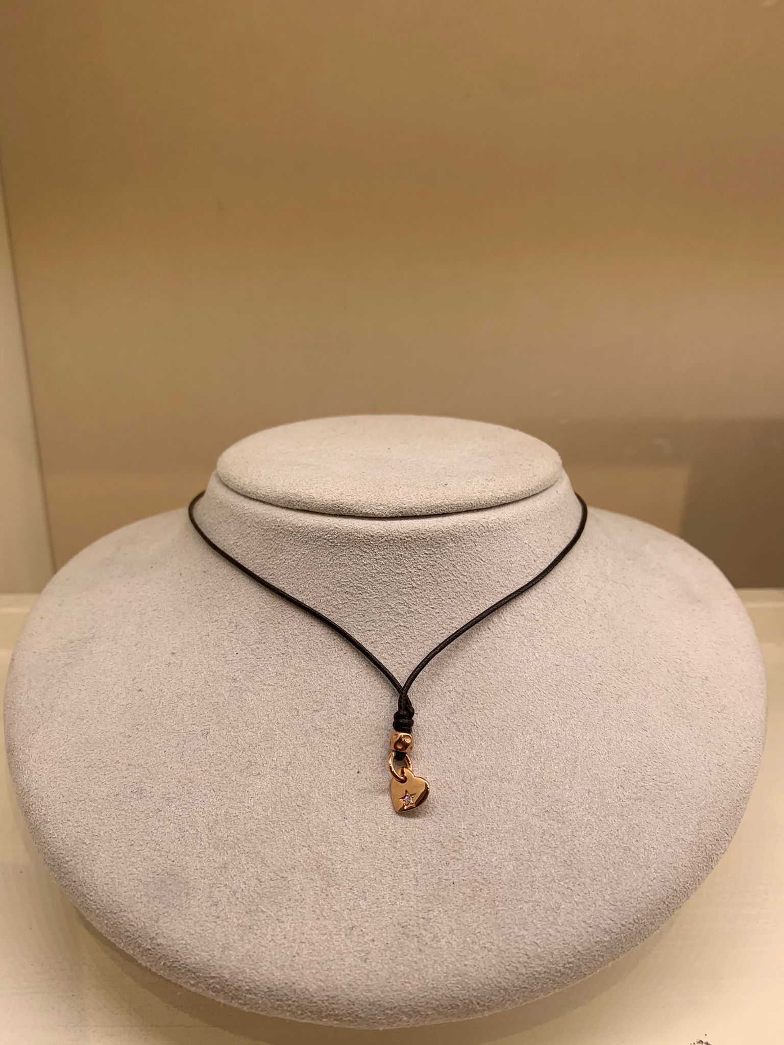 (image for) Collana Caucciù
